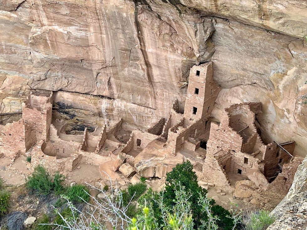 joey and Scott linwell road trip national parks pueblo ruins mesa verde colorado