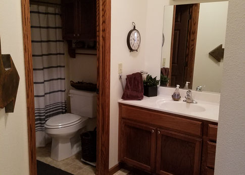 1921 5 Bathroom.jpg