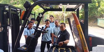 Inspection of forklift before driving 3.jpg