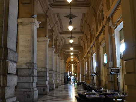 今日はイタリアから秋冬物が到着いたしました。