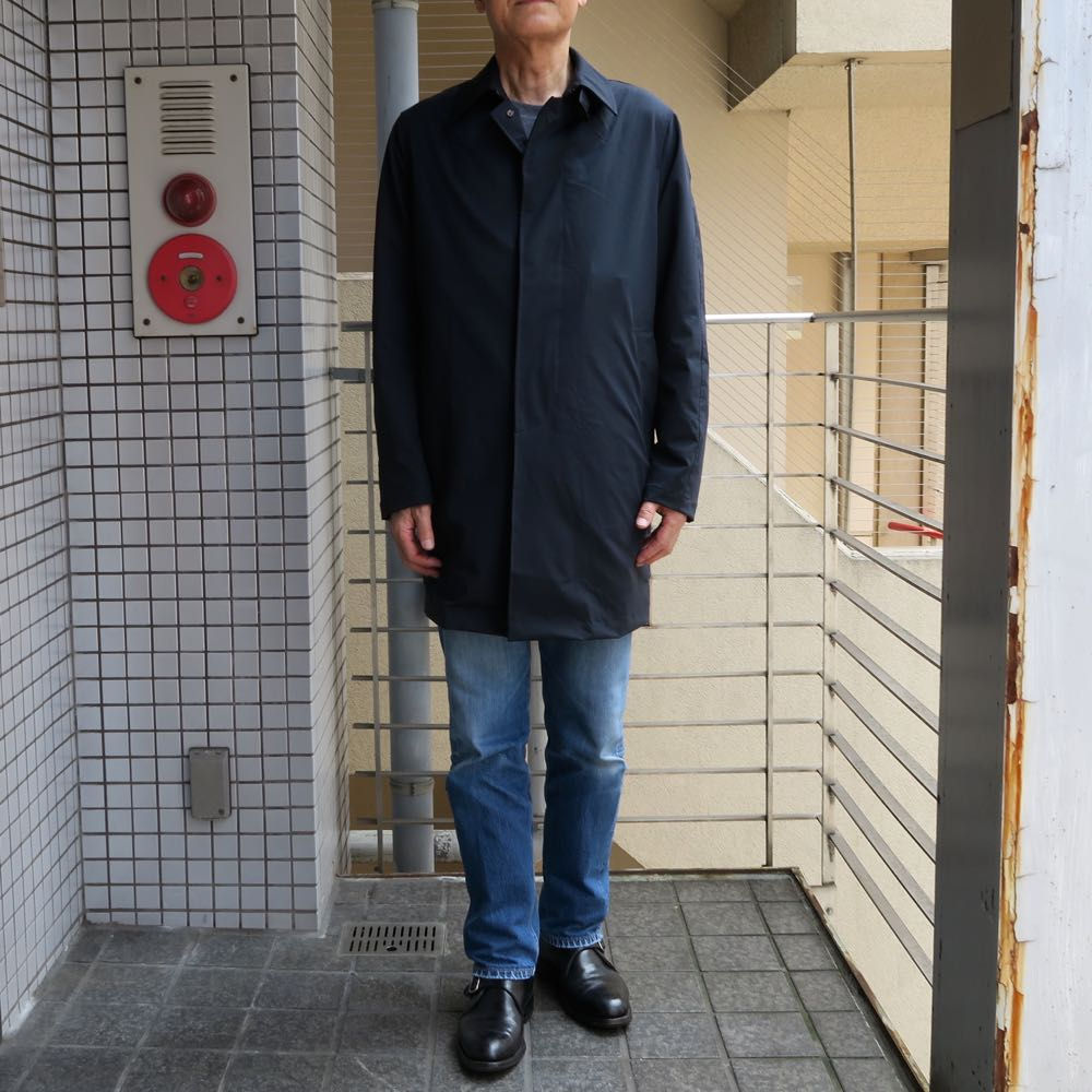 MB19 Short coat made from the finest stretch polyamide material