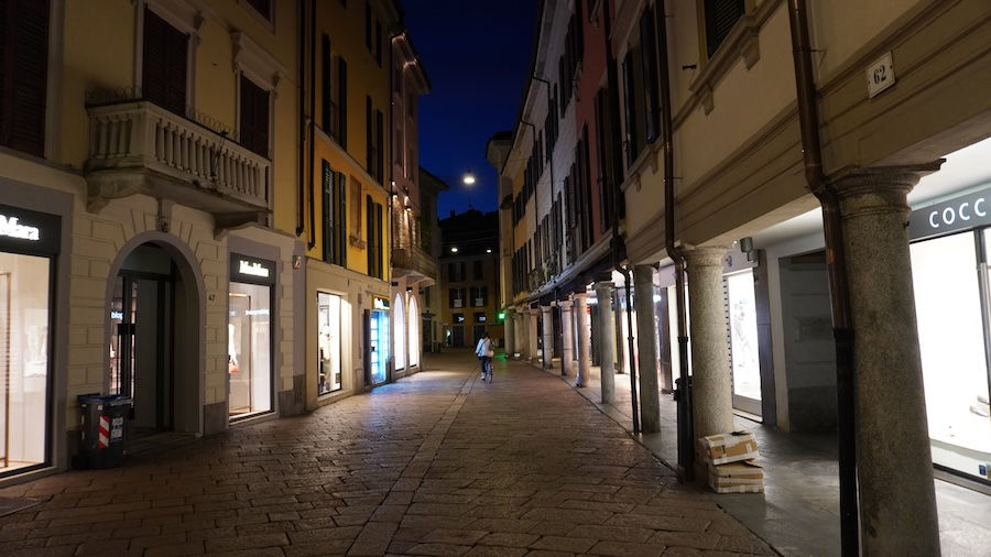 イタリア出張中でお店はお休みしております。