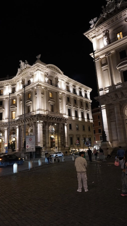 本日は、お店を臨時休業いたします。