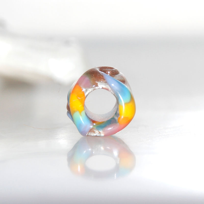 Thumbnail: glass dread bead