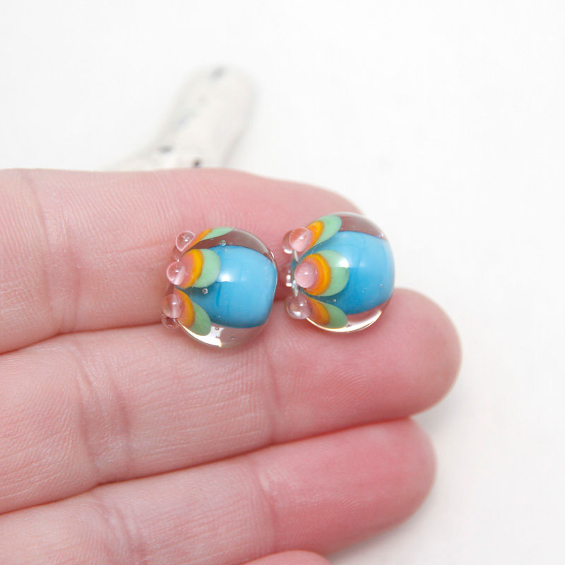 Thumbnail: glass bead pair