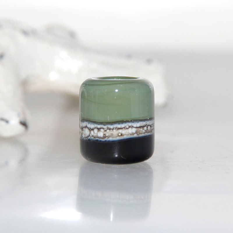 Thumbnail: green and black dread