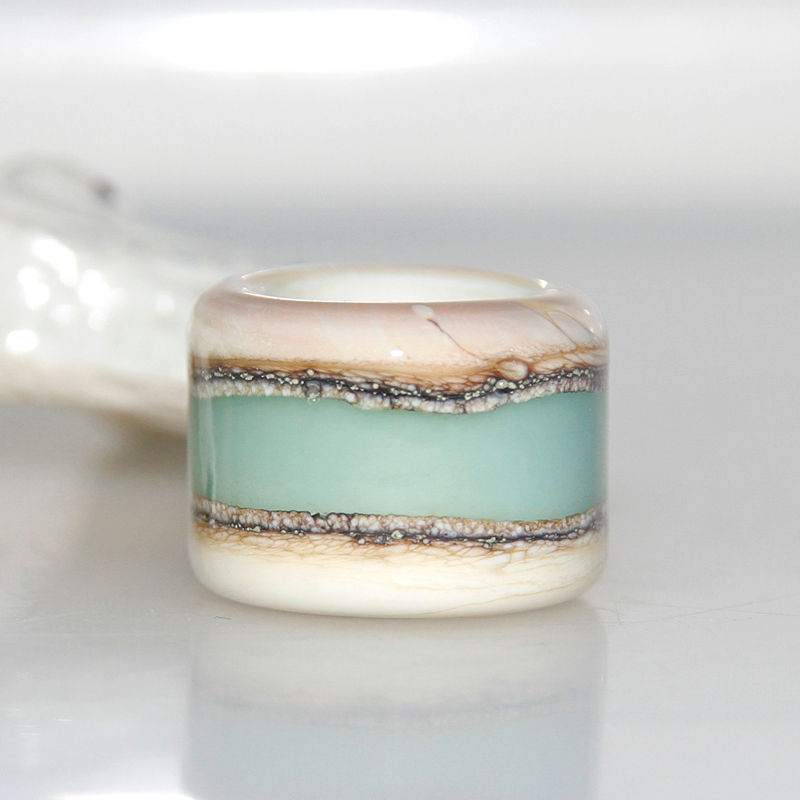 Thumbnail: Green dread bead