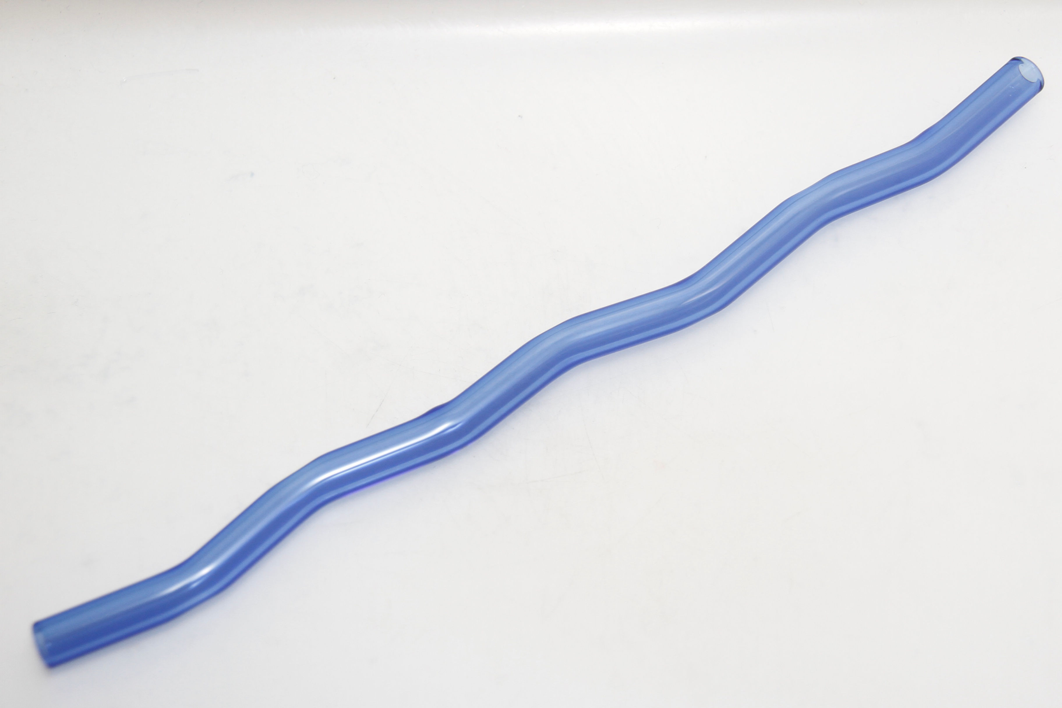 Medium Sapphire Blue Wiggle Bent Glass Drinking Straw