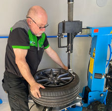 Removing Tesla Model 3 S_R tyre d.jpg