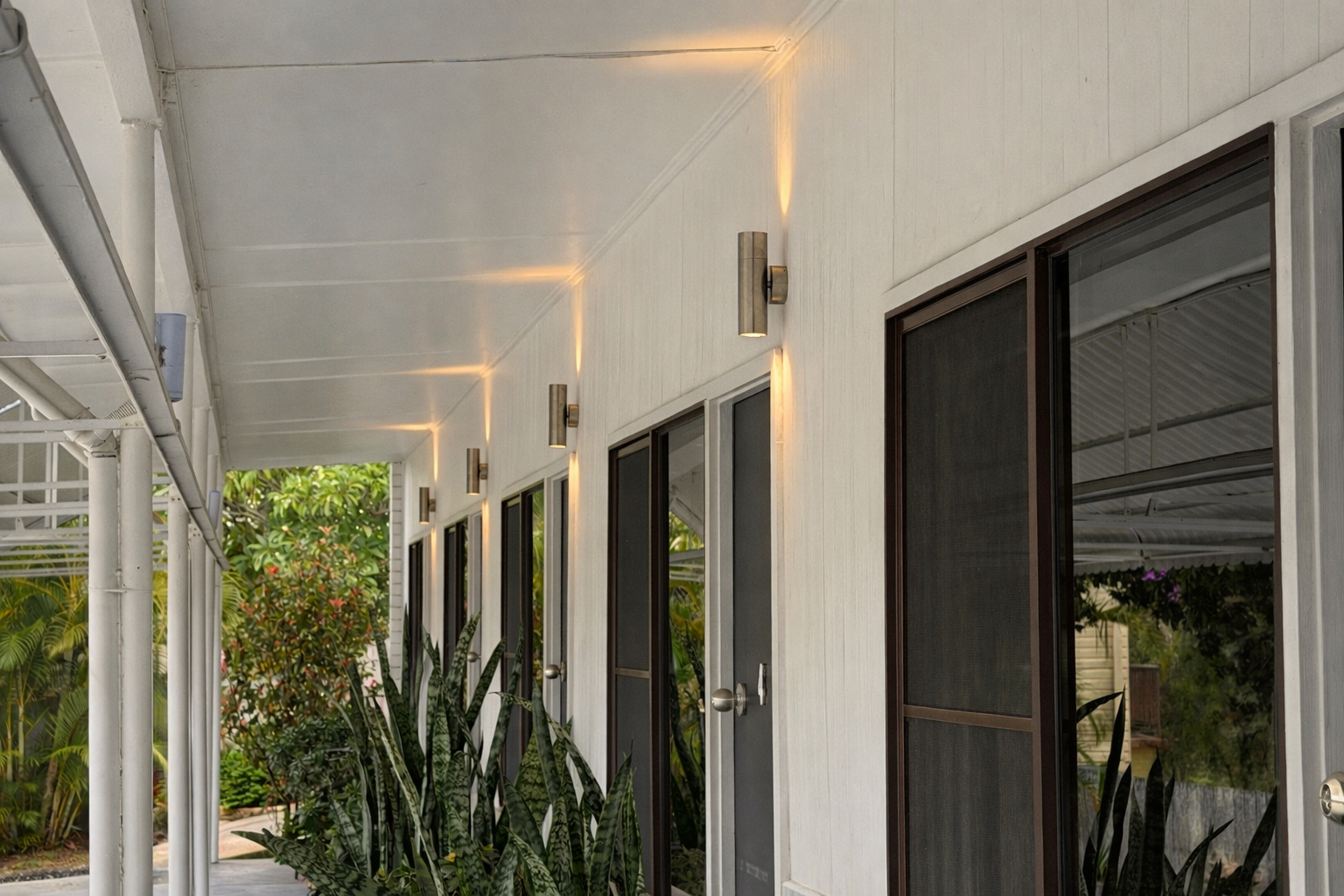 Stainless up-down wall lights — Maclean