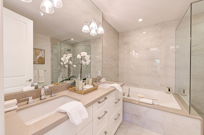 Woodbridge Luxury Condo