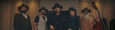 Confederados 163: Clásicos del rock reimaginados en country rock/bluegrass y aparición especial de Jimmy London en “Saloon Confederados”, la nueva grabación audiovisual de la banda