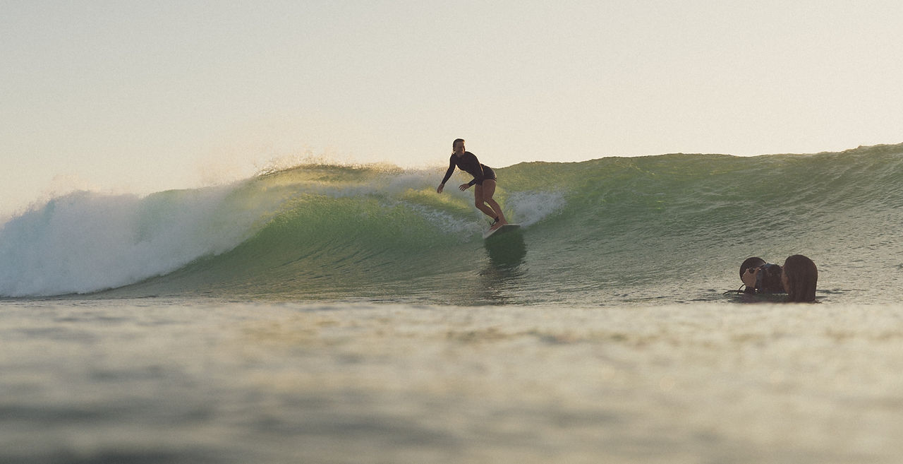 Atelier photo de surf dans l'eau par Lucie Francini