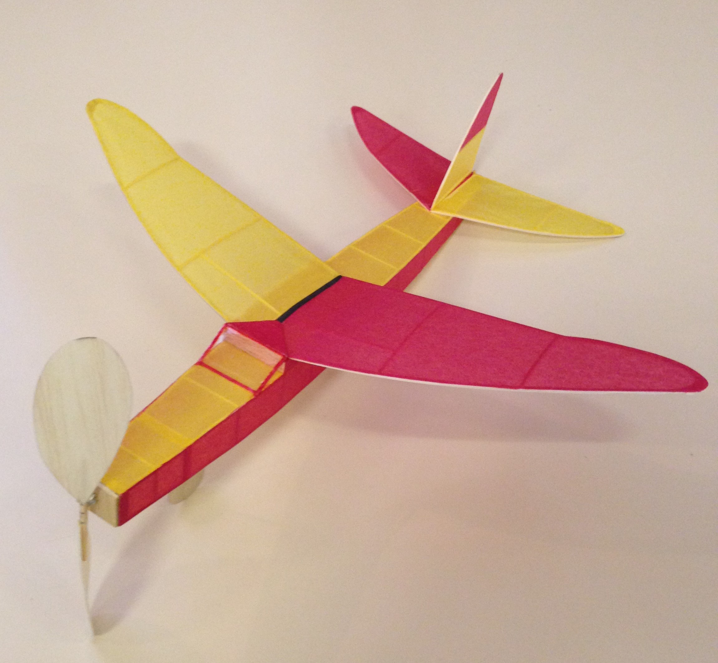 capacitor powered model airplane