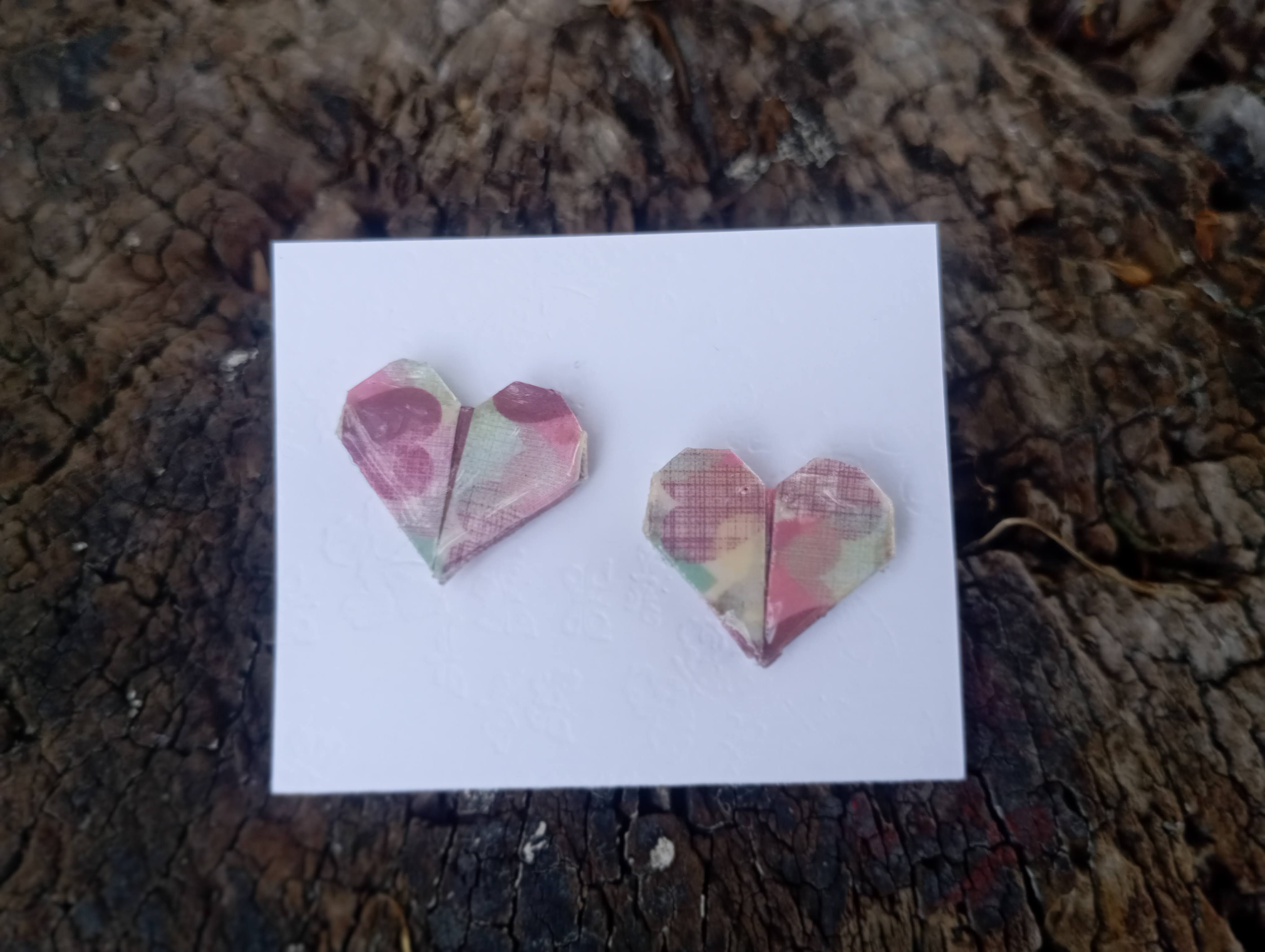 aretes corazón de papel