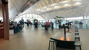 Cathay Pacific Business Lounge (The Deck) in Hong Kong