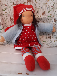 Süße Puppe nach Waldorfart mit weichem Körper 40 cm groß, mit dunklem Haar, roter Zipfelmütze, Kleid und Jacke, lustigen Ringelbeinen und roten Socken