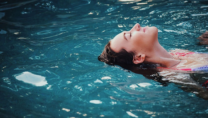 10 Reasons Why Weekly Pool Cleaning Is Worth Every Penny