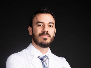 Dr. Víctor Ramzes Chávez-Herrera: neurocirujano de alta especialidad al servicio de tus pacientes