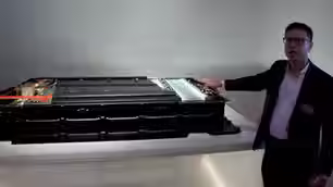 جنرال موتورز تراهن على بطاريات “المنغنيز الغني” لخفض تكاليف السيارات الكهربائية وزيادة المدى