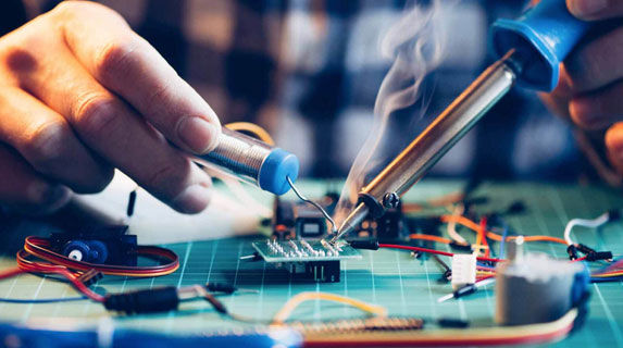 Soldando componentes electrónicos, mantenimiento