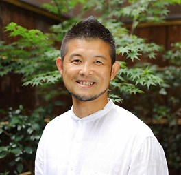 笑顔の男性