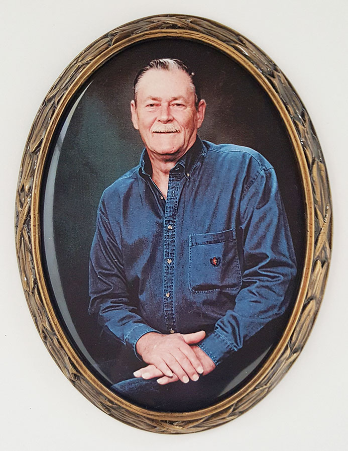 Oval Memorial Pictures for Headstones with Bronze Frames