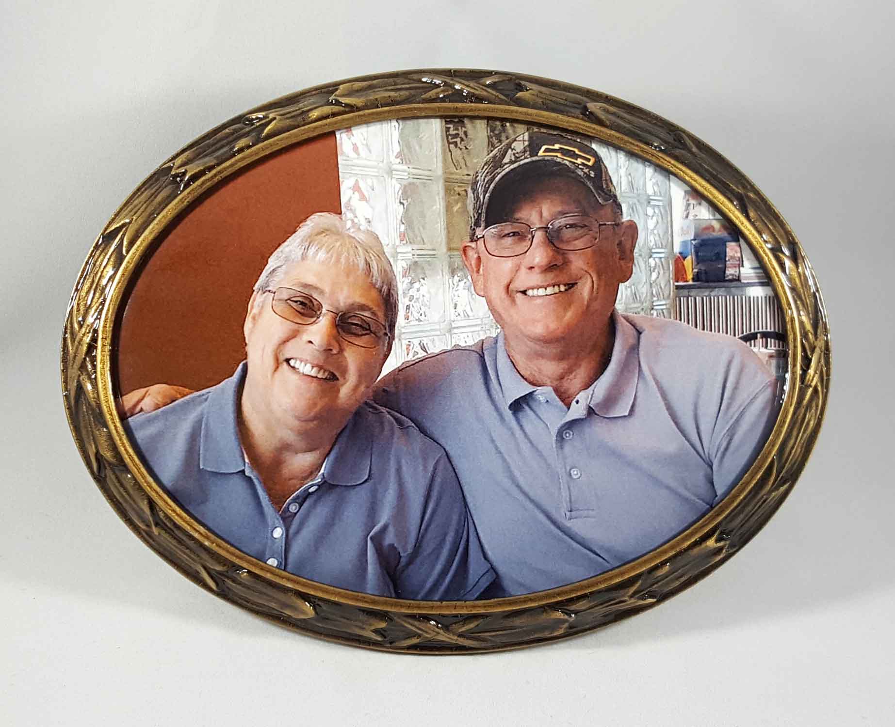 Oval Memorial Pictures for Headstones with Bronze Frames