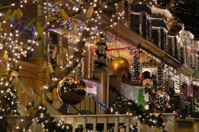 Miracle on 34th street christmas ornament clearance