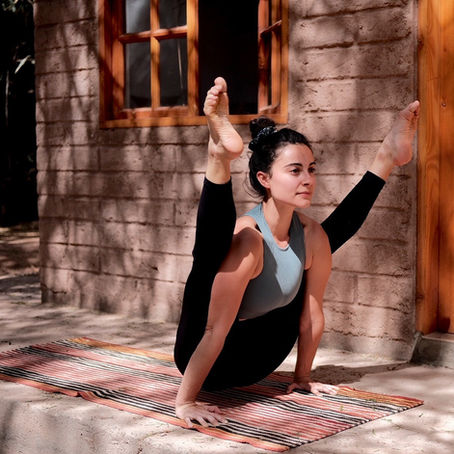 Les arms balanced en yoga