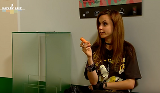 Barbara Horvat as Ingrid in "Razred zase"