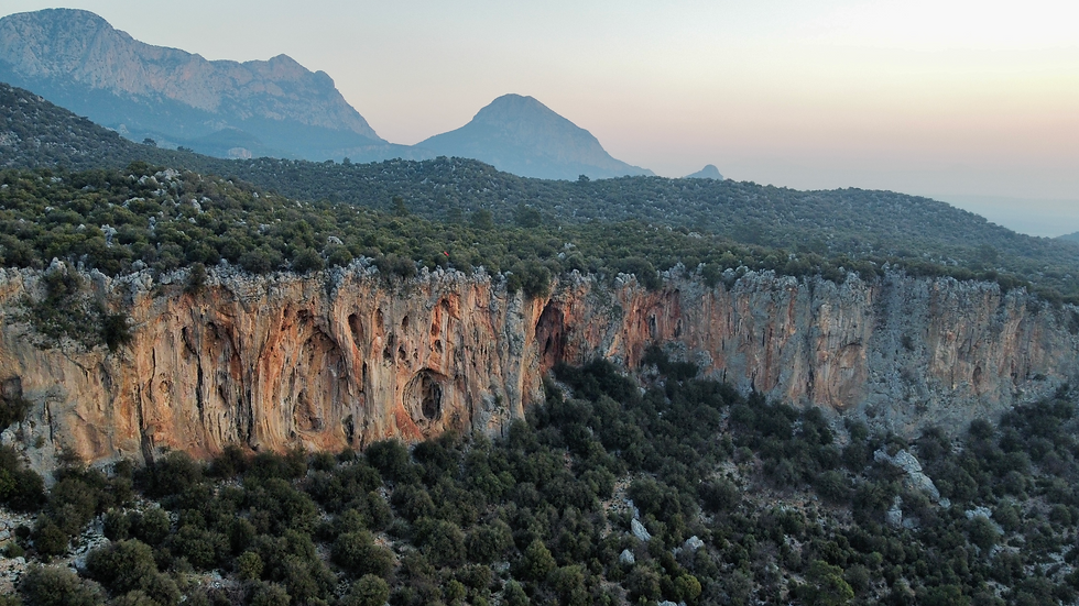 Geyikbayırı, rock climbing training,ski touring, geyikbayırı, camping, guest house, accommondation, bungalow, tiny house, caravan park, tent place, çadır alanı, karavan, geyikbayırı konaklama bungalov .png