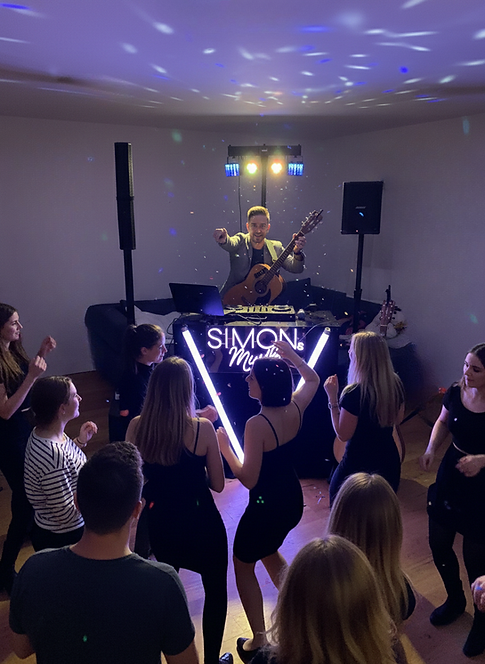 Simon DJ.png