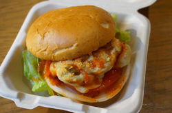 炎のサルサチキンバーガー