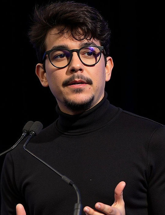 This is a headshoot of Dr. Emerson Do Bú