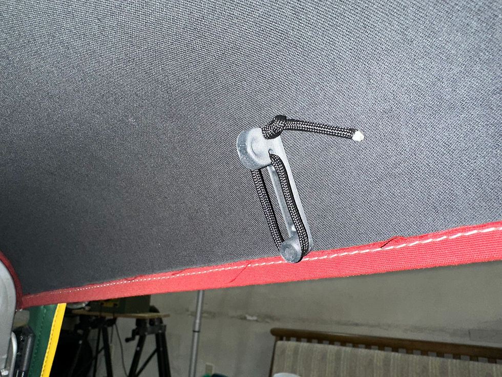 Thumbnail: 幌屋根開き留め具　左右のセットです