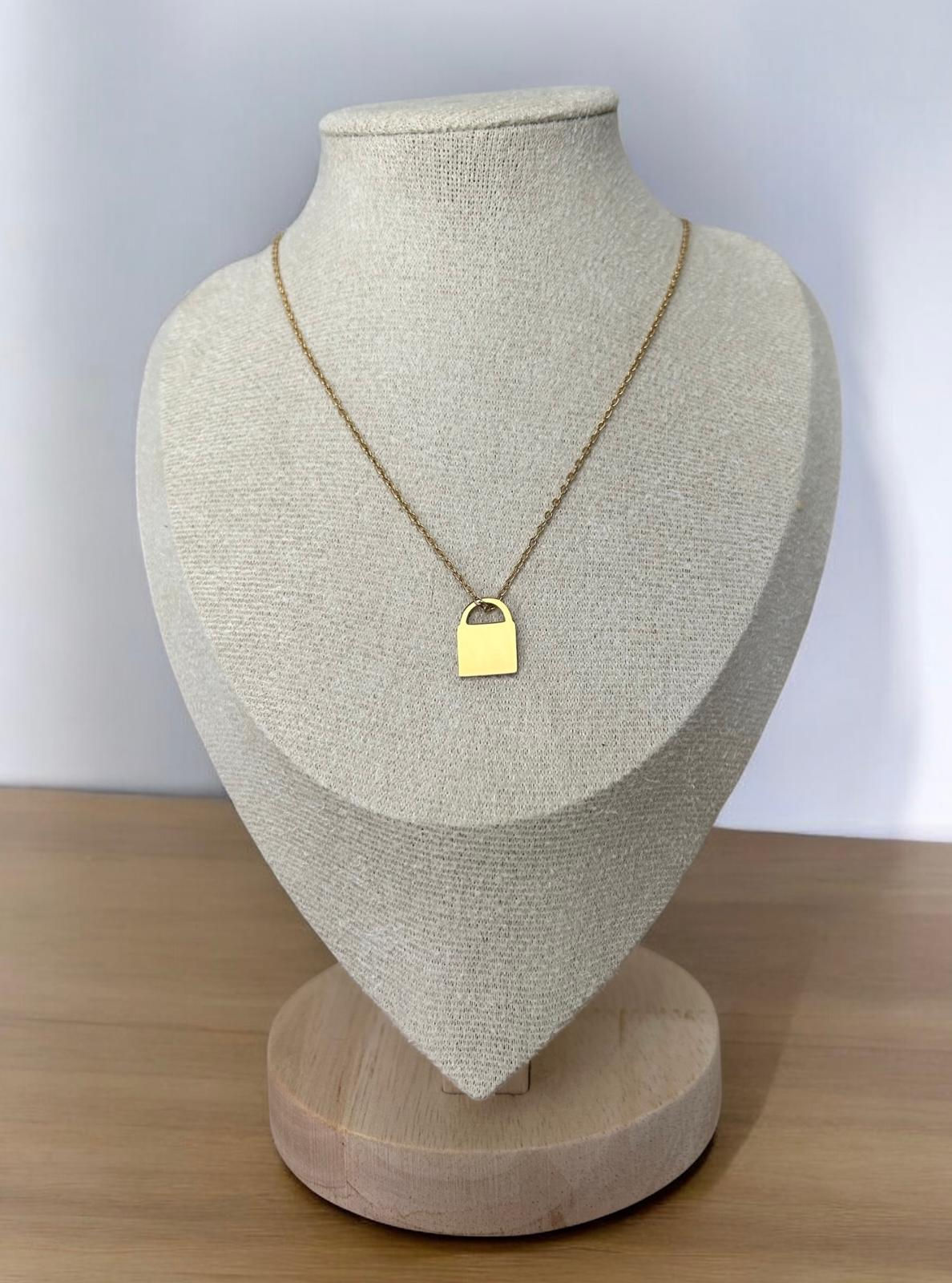 Collier Calvi à personnaliser (doré)