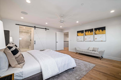 002 Master Bed 02 Pamela Simon.jpg