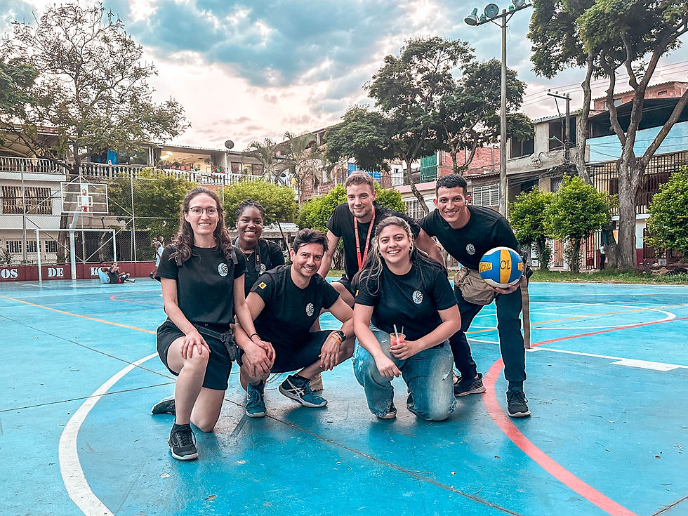Let's Keep The Ball Flying and Volei Paz in Colombia
