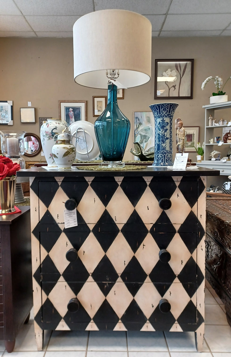 Checkered Chest 36" x 18"