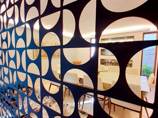 Metais na decoração conferem sofisticação ao ambiente