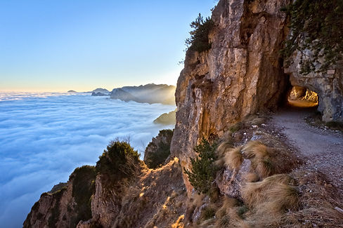 Un pezzo del sentiero della strada delle 52 gallerie che conducono al monte Pasubio