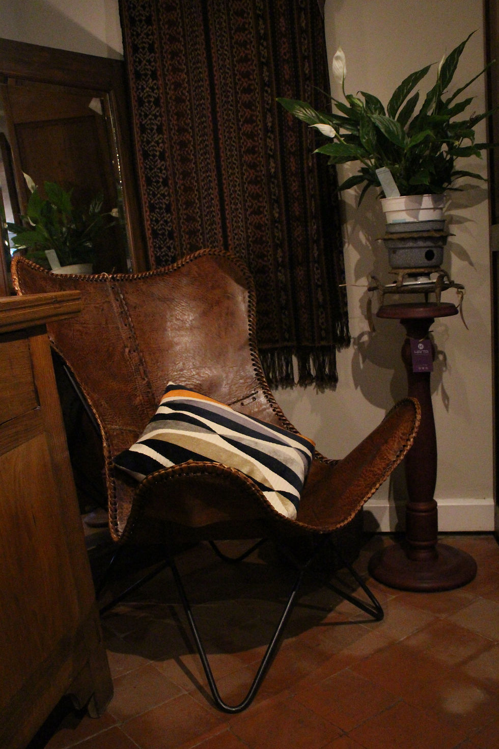 Thumbnail: Butterfly Leather Lounge Chair