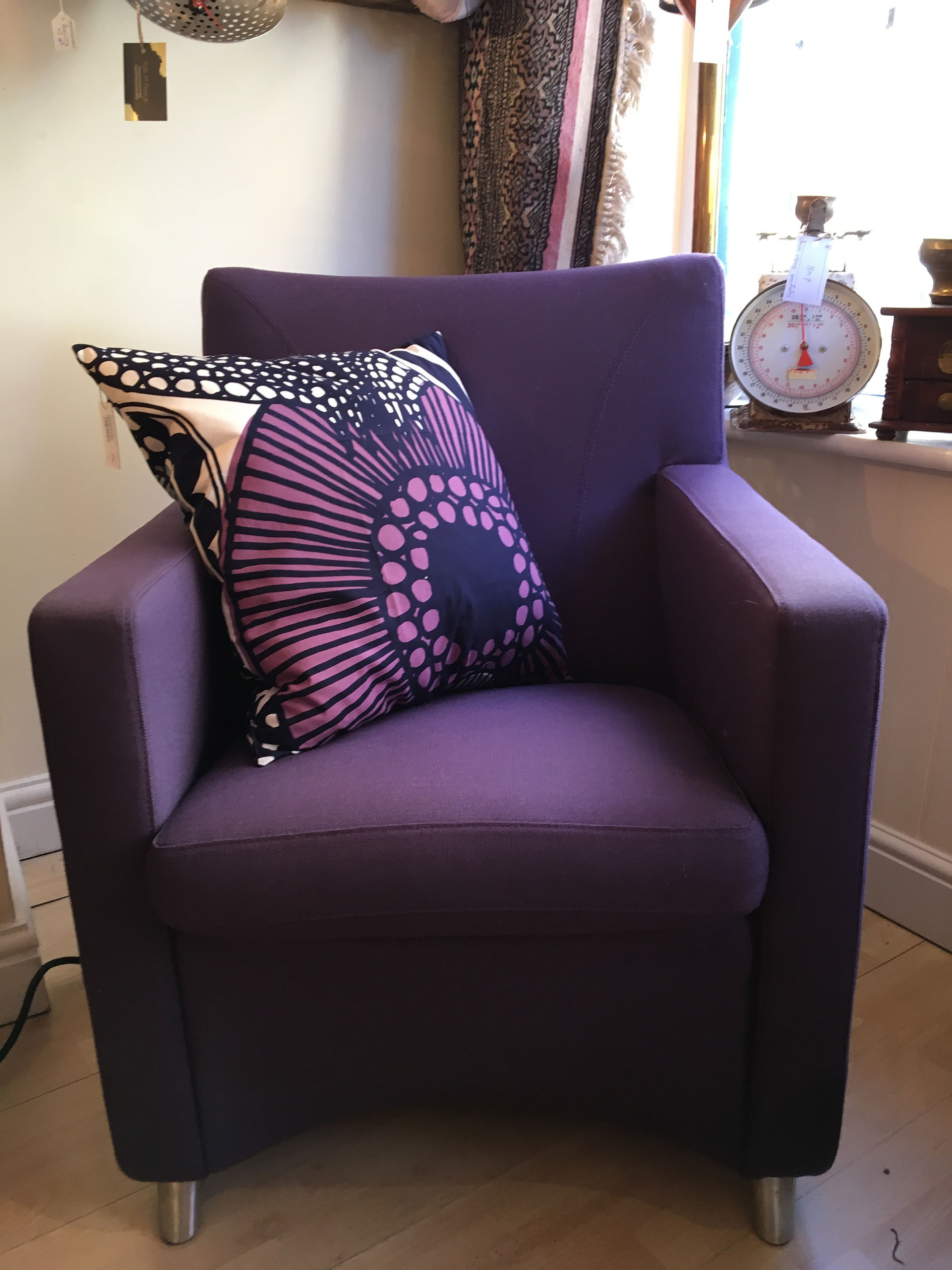 LeoLux Dolcinea Armchair