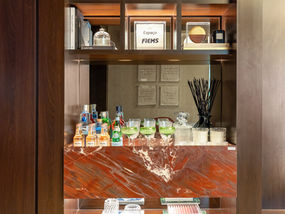 Pedras vermelhas na arquitetura: como utilizar e quais materiais escolher