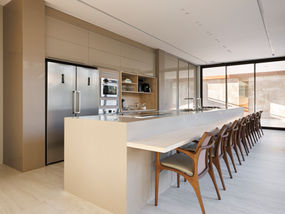 Dekton, quartzo ou pedra natural: qual material escolher para cada projeto