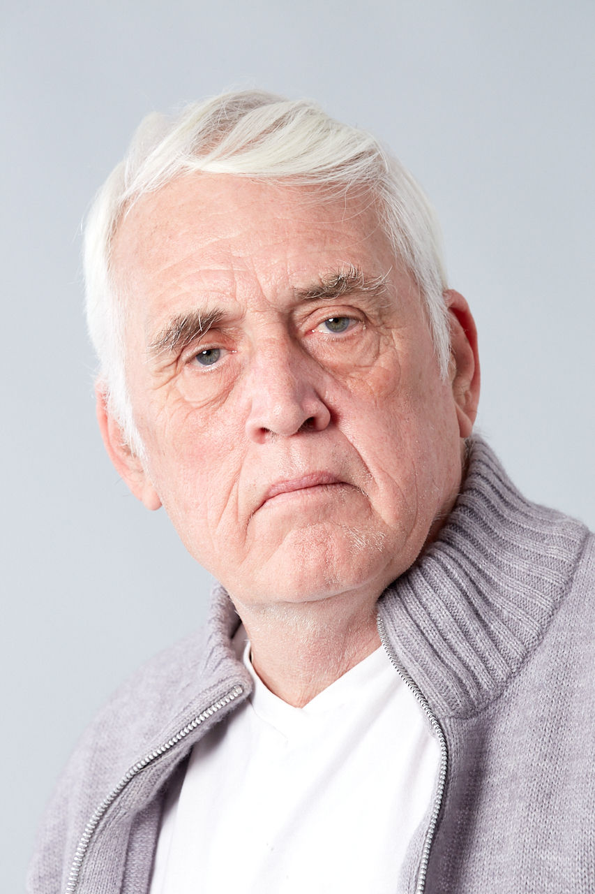 Thumbnail: ROBERT MOTT