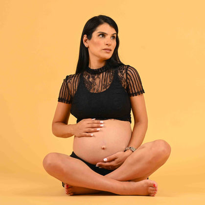 צילומי הריון בסטודיו – מראה אלגנטי, מדויק ועל־זמני