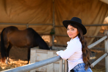 צילומי גיל 12 בחוות סוסים