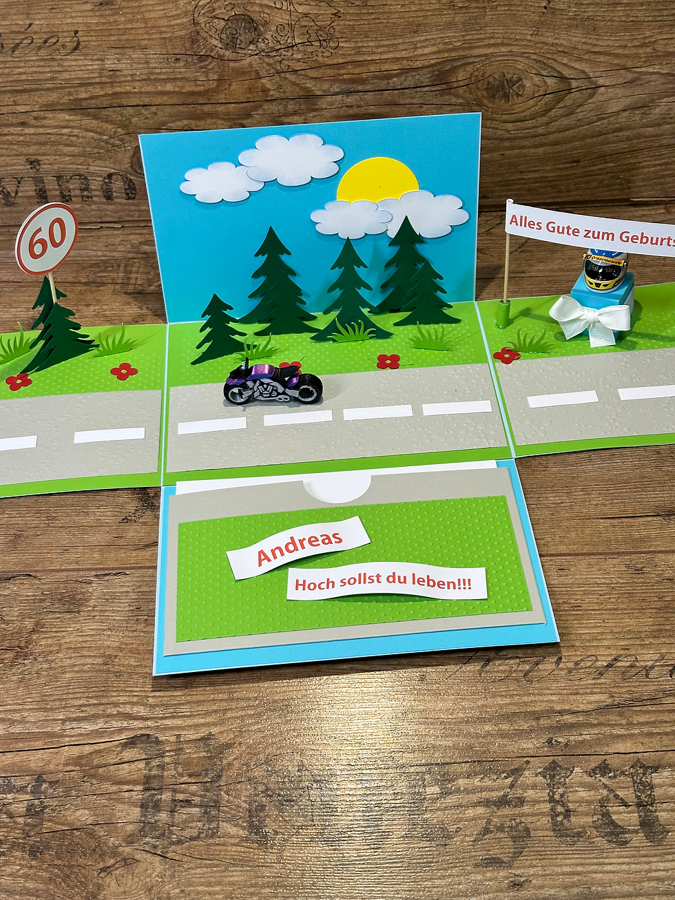 Miniaturbild: handgemachte Geschenkbox personalisiert – kreative Geschenkidee für jeden Anlass